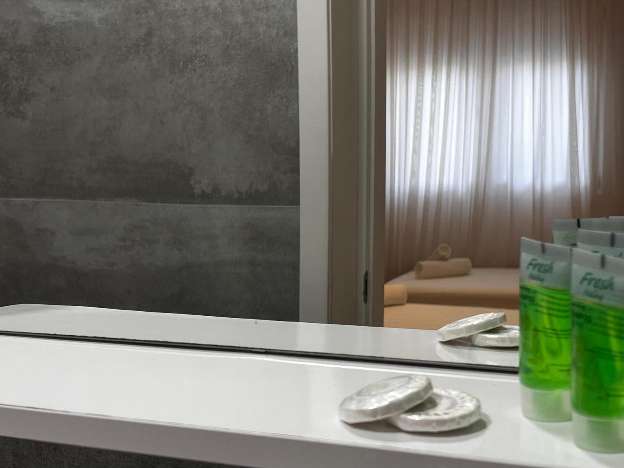 Lian'S Rooms Vlore Exterior photo